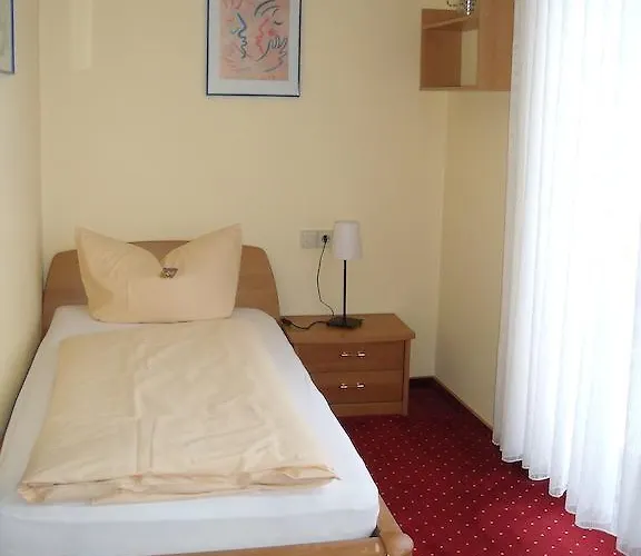 게스트하우스 Aktivpension Regenbogen 3*